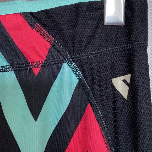 YAS Chevron & Mesh leggings - Picture 3 of 10